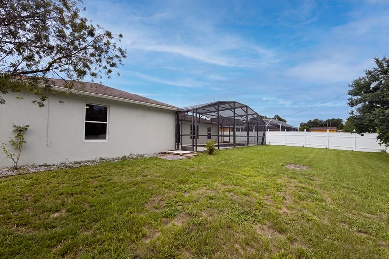 Photo 5 of 20 of 2366 Belen Dr, Deltona, FL