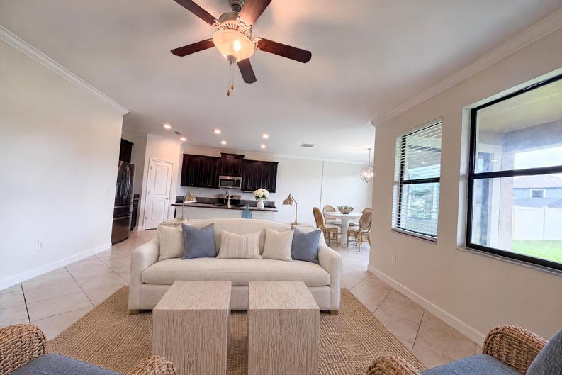 Photo 3 of 36 of 9709 Ivory Dr, Sun City Center, FL