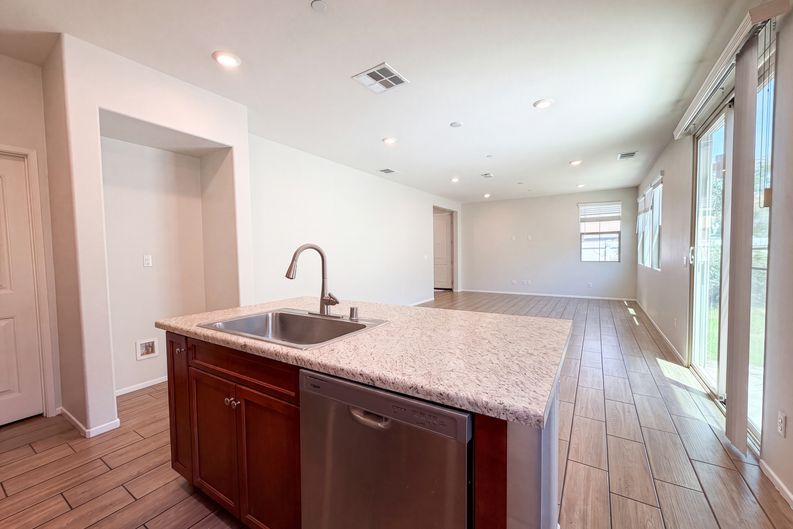 Photo 6 of 26 of 30401 Village Terrace Dr, Menifee, CA