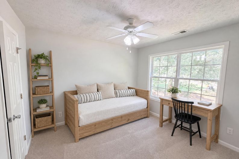 Photo 14 of 35 of 1396 Bramlett Forest Ct, Lawrenceville, GA