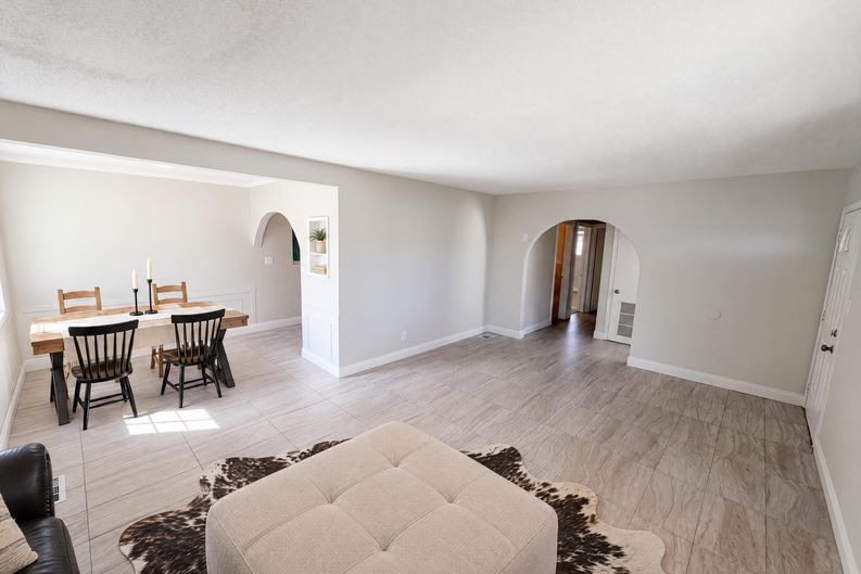 Photo 3 of 20 of 17787 Ivy Ave, Fontana, CA