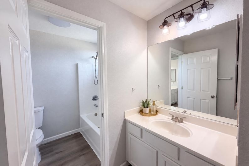 Photo 22 of 35 of 2571 Cantara Ct, Sacramento, CA