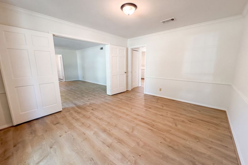 Photo 10 of 34 of 6411 Bayonne Dr, Spring, TX
