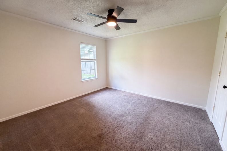 Photo 4 of 18 of 218 Persimmon Cir, Goose Creek, SC