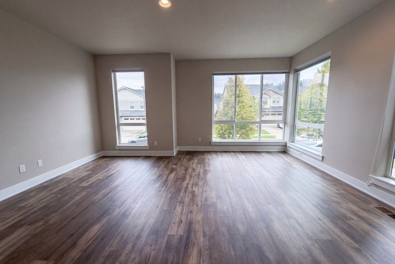 Photo 3 of 21 of 17302 SW Kite Ln, Beaverton, OR