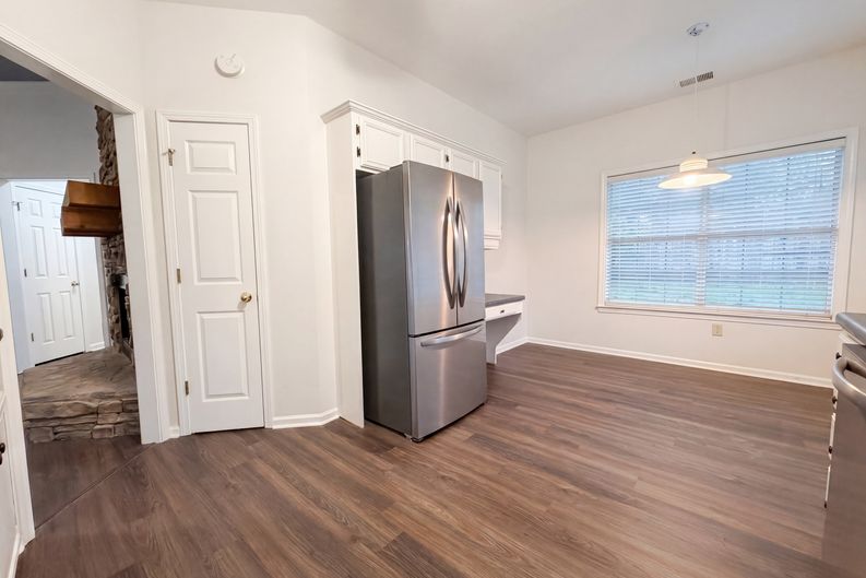 Photo 6 of 20 of 101 Cambridge Pointe Dr, Alabaster, AL