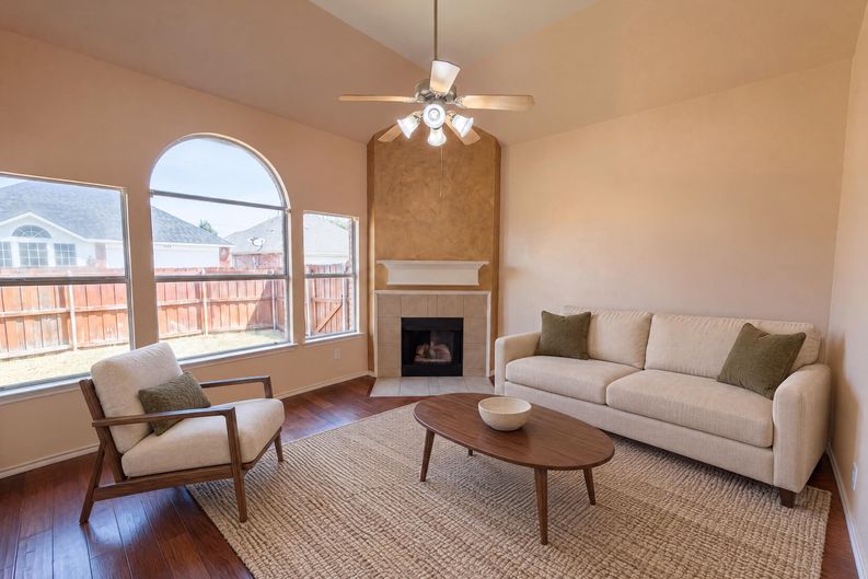Photo 8 of 20 of 1213 Whitecreek Dr, Glenn Heights, TX