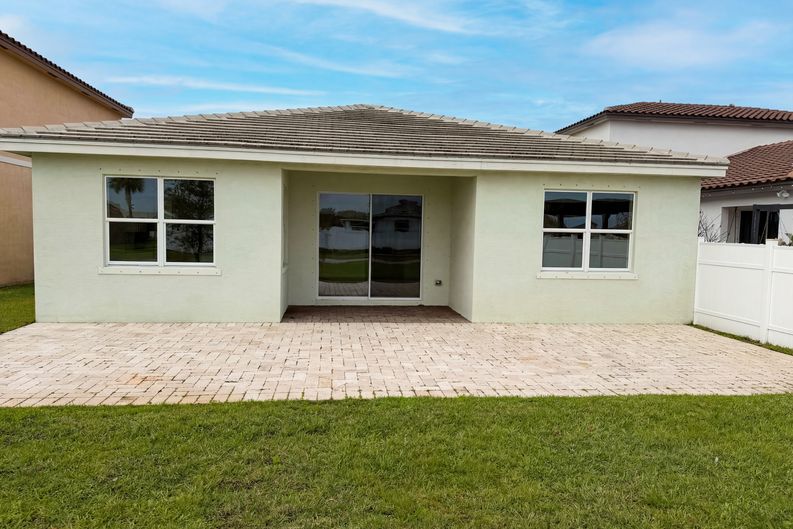 Photo 26 of 42 of 12473 NW Lynch Ln, Port Saint Lucie, FL