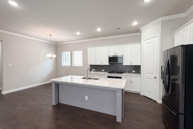 Photo 6 of 20 of 17628 Bottlebrush Dr, Dallas, TX