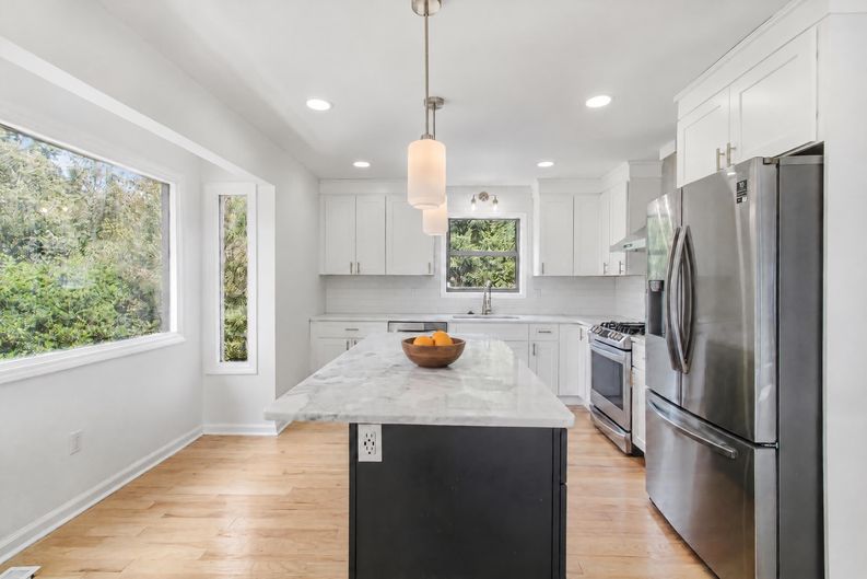 Photo 7 of 28 of 1907 Kemp Rd, Marietta, GA