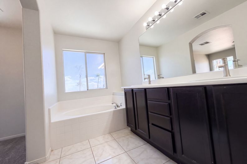 Photo 12 of 27 of 7878 Mohican Canyon St, Las Vegas, NV