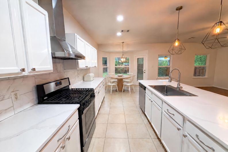 Photo 6 of 15 of 509 Paso Fino Trl, Cedar Park, TX