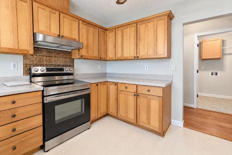 Photo 9 of 24 of 4300 Peeksville Rd, McDonough, GA