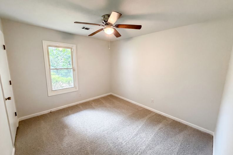 Photo 9 of 20 of 158 Colemans Bluff Dr, Woodstock, GA
