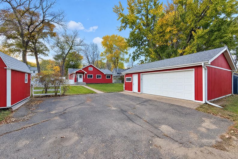 Photo 20 of 21 of 137 5th St N, Bayport, MN