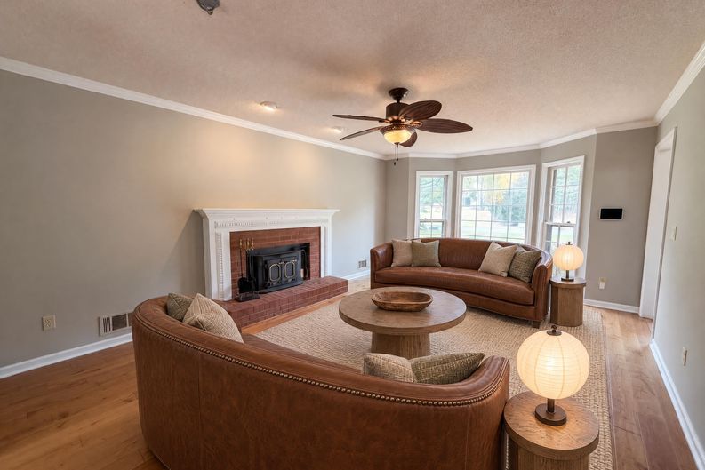 Photo 9 of 31 of 3795 Churchill Dr, Marietta, GA