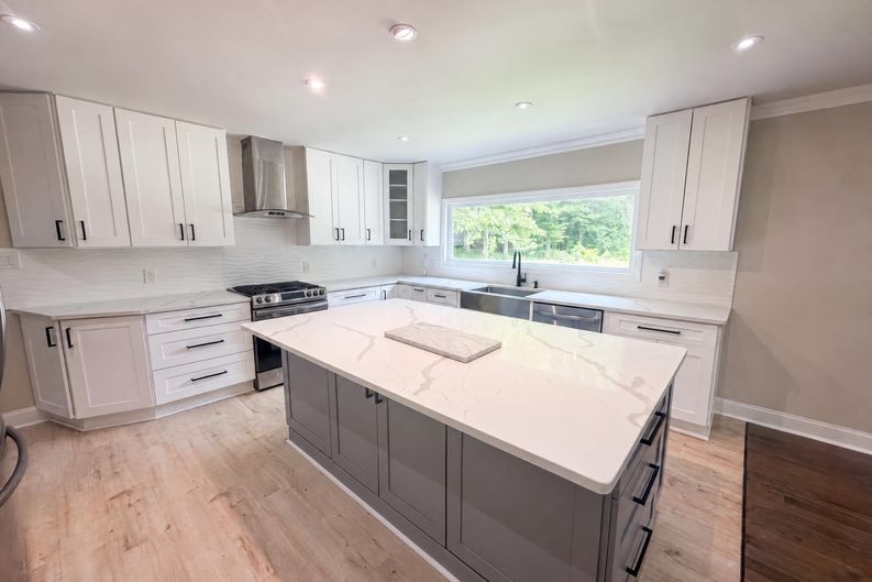 Photo 10 of 43 of 37045 Chagrin Blvd, Chagrin Falls, OH
