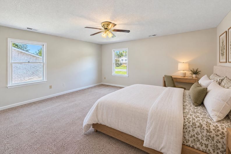 Photo 4 of 23 of 5244 Dayan Dr, Charlotte, NC