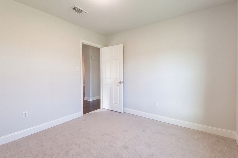 Photo 17 of 18 of 505 Mount Vernon Dr, La Place, LA