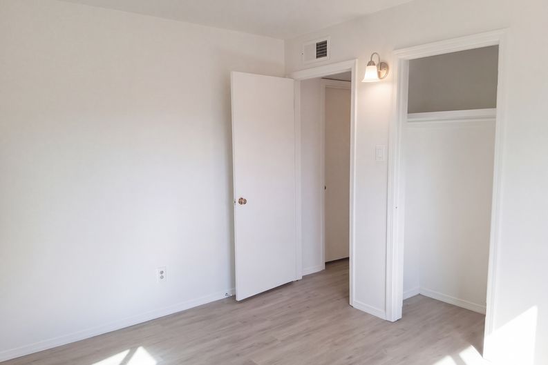 Photo 11 of 21 of 1817 Corte Eduardo St SW, Albuquerque, NM