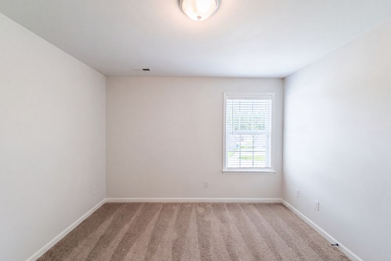 Photo 27 of 37 of 7463 Buckview Ct, Kernersville, NC