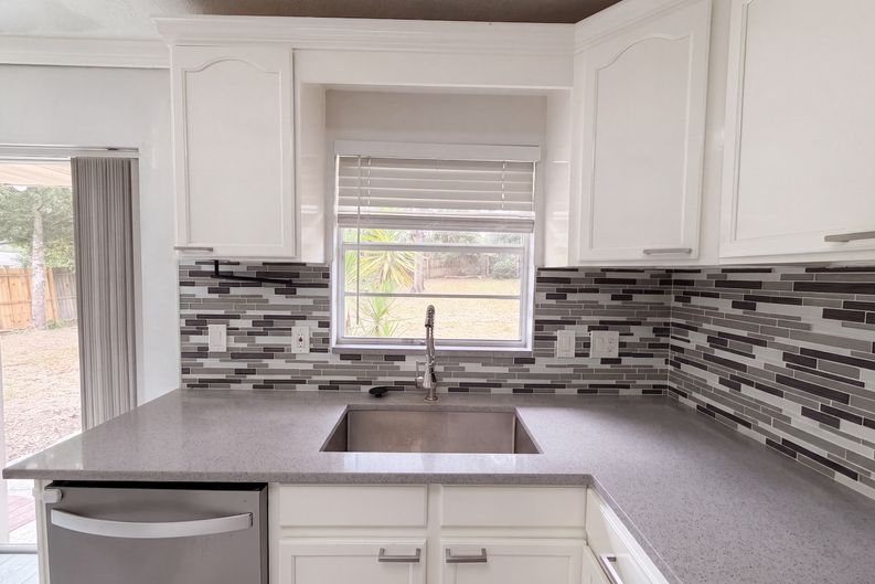 Photo 7 of 17 of 976 Liskeard Ave, Orange City, FL