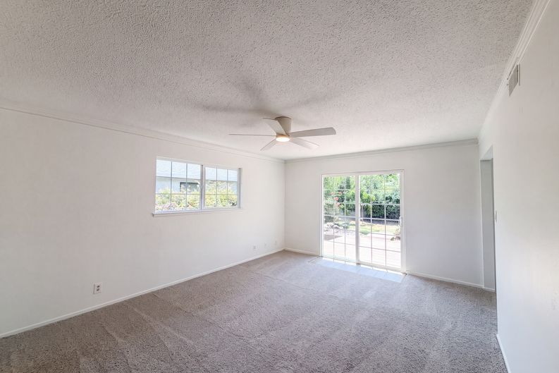 Photo 10 of 41 of 7007 Ursa Pkwy, Sacramento, CA