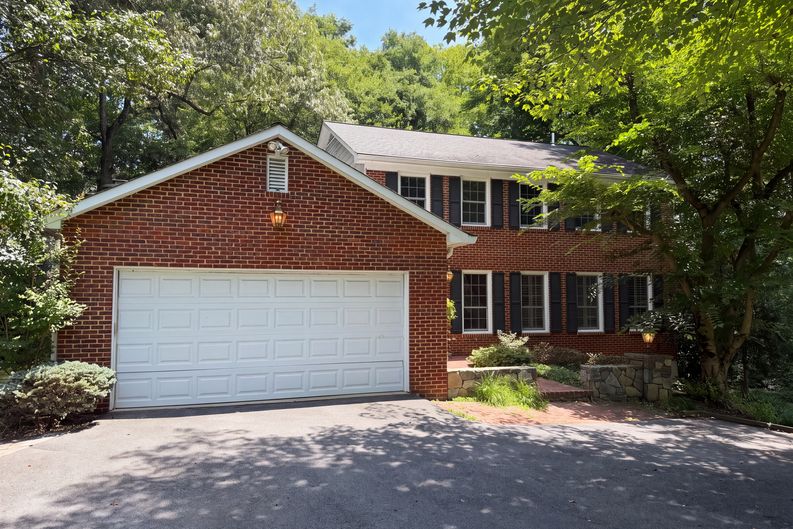 Photo 47 of 66 of 4819 Powell Rd, Fairfax, VA