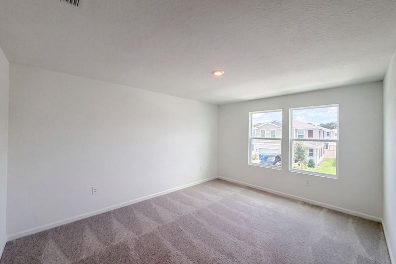 Photo 3 of 21 of 4373 River Beacon Blvd, Davenport, FL