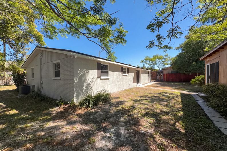 Photo 16 of 17 of 1830 Bellgrove St, Lakeland, FL