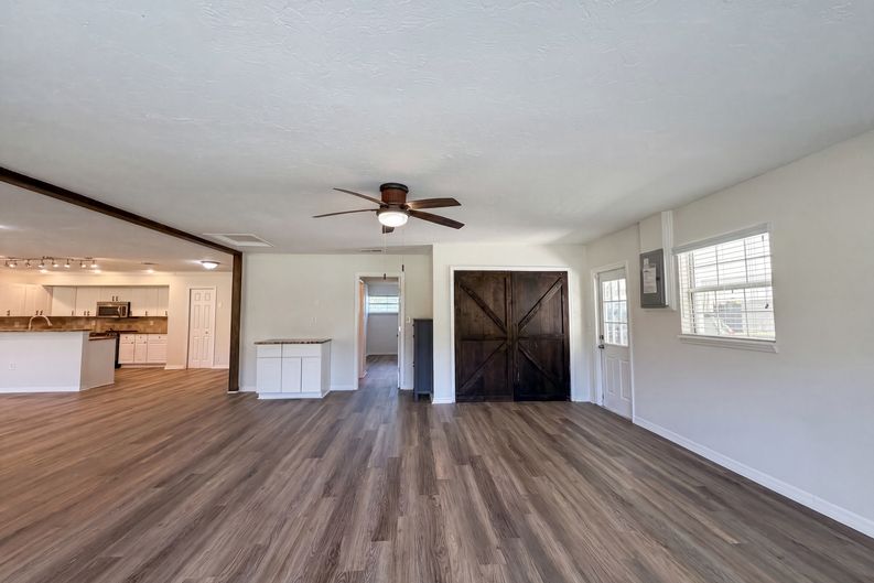 Photo 15 of 34 of 2805 105th St E, Palmetto, FL