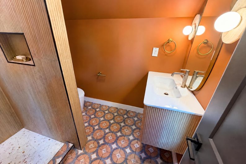 Photo 12 of 28 of 492 Algene St, Lake Orion, MI
