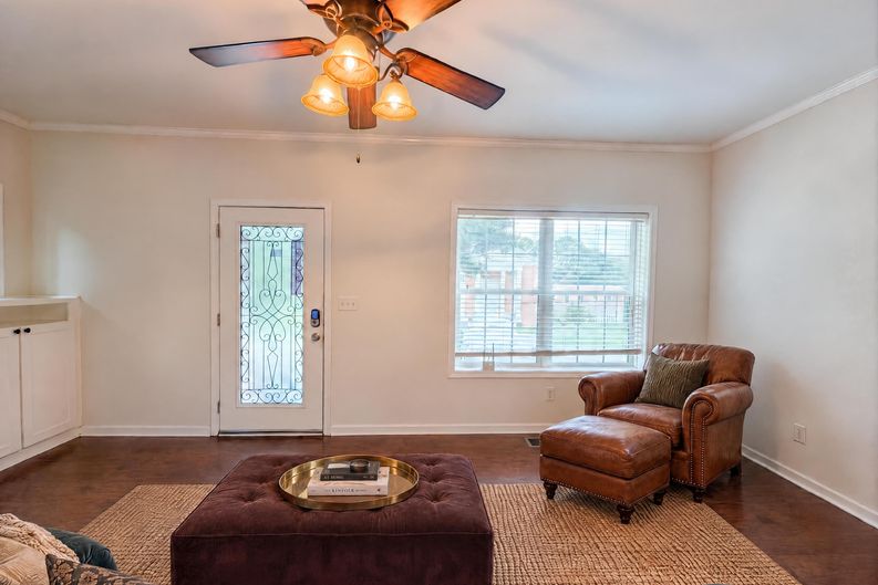 Photo 7 of 21 of 1773 Sylvan Rd SW, Atlanta, GA