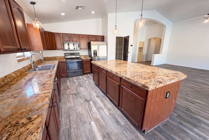 Photo 8 of 32 of 13442 N 177th Dr, Surprise, AZ