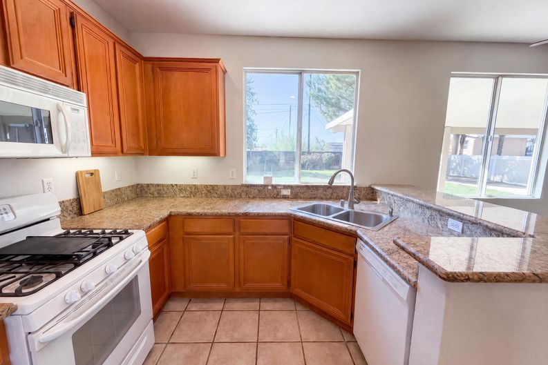 Photo 13 of 26 of 33825 Glenoaks Dr, Yucaipa, CA