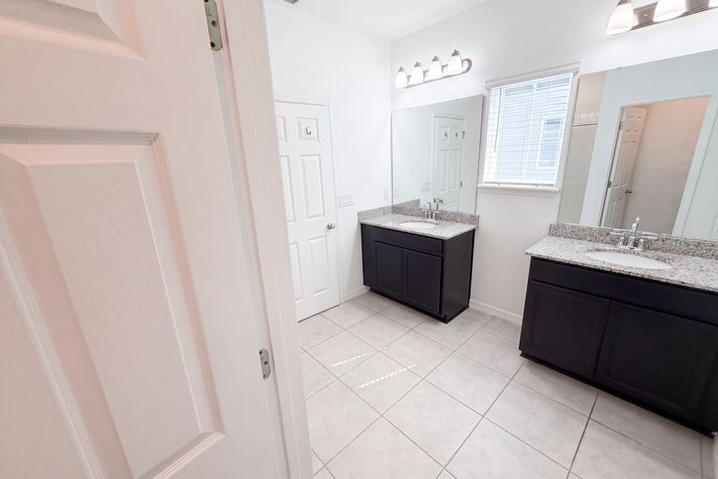 Photo 20 of 40 of 1572 Astoria Arbor Ln, Orlando, FL