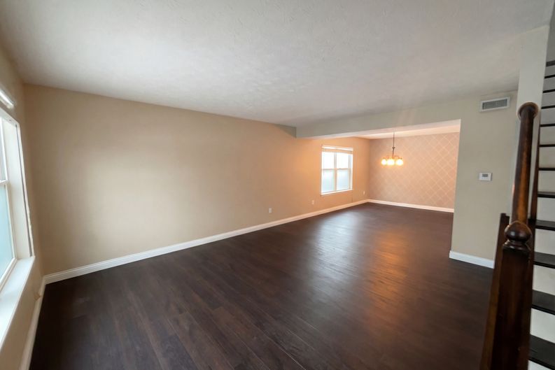 Photo 9 of 21 of 5259 Baysdon Cir, Indianapolis, IN