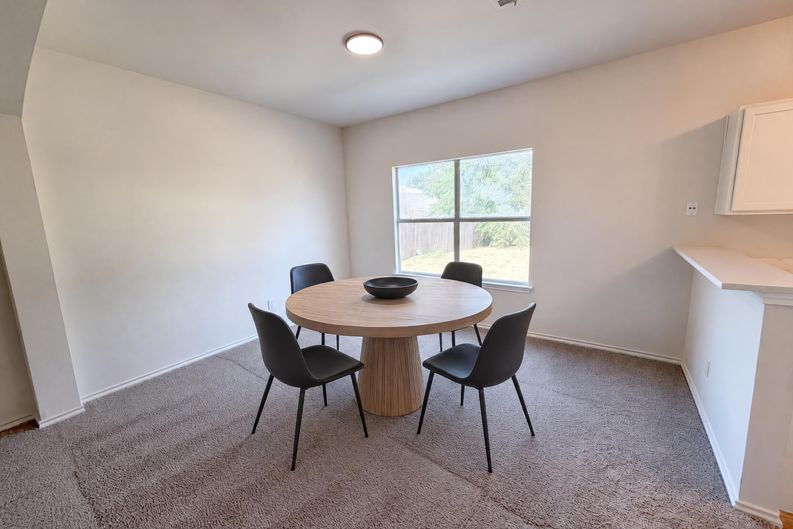 Photo 13 of 20 of 710 Encanto Dr, Leander, TX