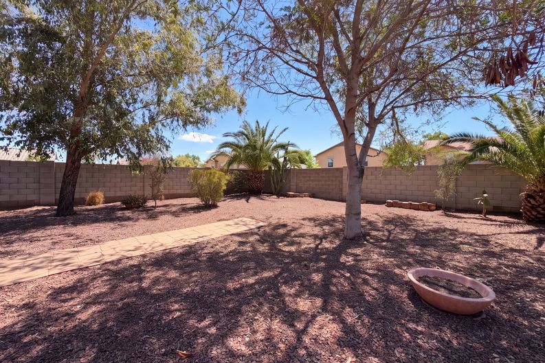 Photo 26 of 32 of 23669 W Parkway Dr, Buckeye, AZ