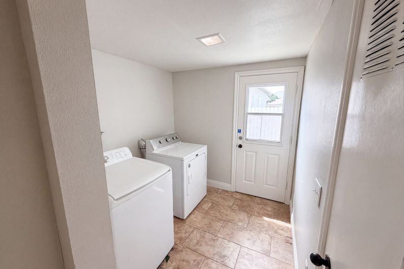 Photo 9 of 18 of 16515 Rosemary Dr, Fontana, CA