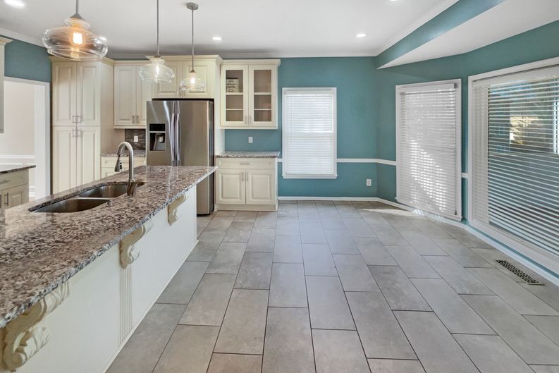Photo 20 of 68 of 1370 Providence Dr, Lawrenceville, GA