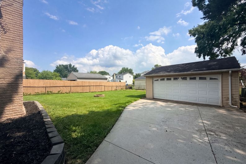Photo 19 of 21 of 42195 Fairview Dr, Canton, MI