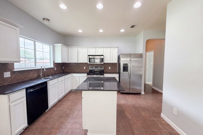 Photo 14 of 19 of 313 Crowfoot Dr, Harker Heights, TX