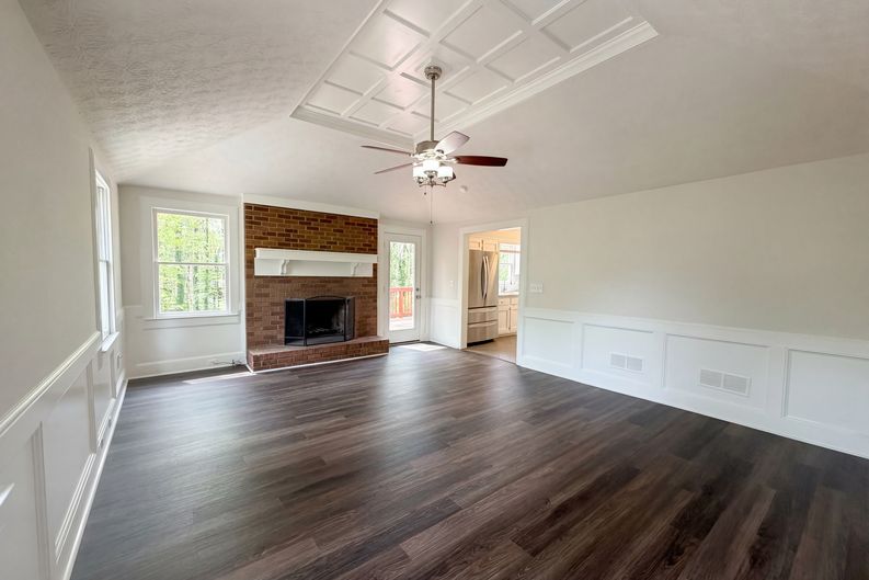 Photo 3 of 31 of 4479 Alpine Ct, Snellville, GA