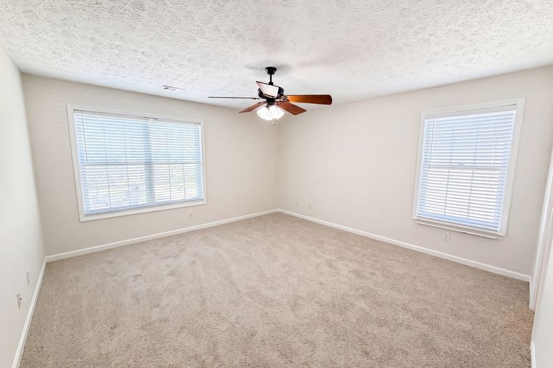 Photo 11 of 21 of 13331 Harpley Ct, Alpharetta, GA