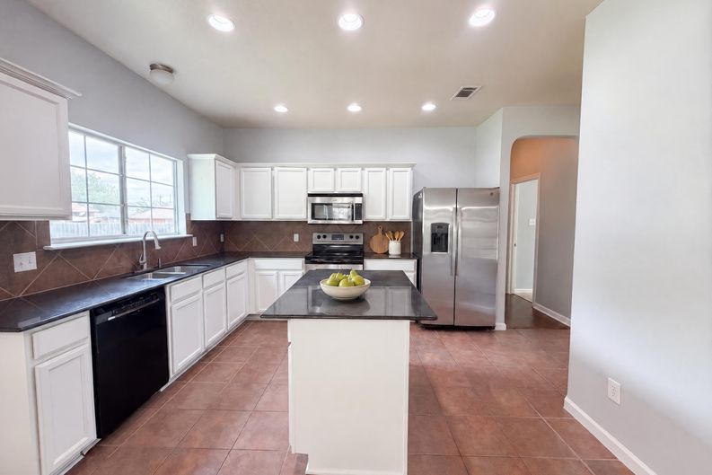Photo 14 of 19 of 313 Crowfoot Dr, Harker Heights, TX