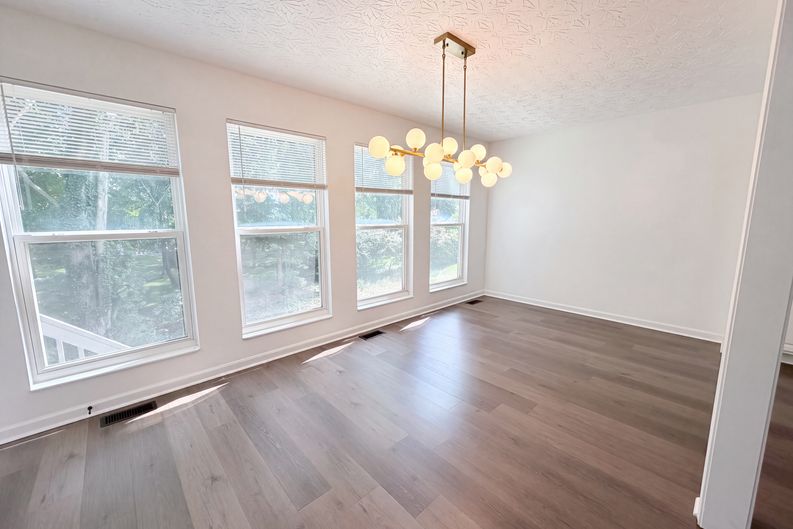 Photo 6 of 43 of 9212 Cedar Gate Dr, Loveland, OH
