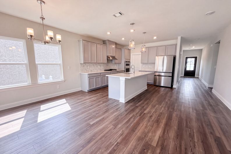 Photo 3 of 16 of 331 Collier Rd, Mount Juliet, TN