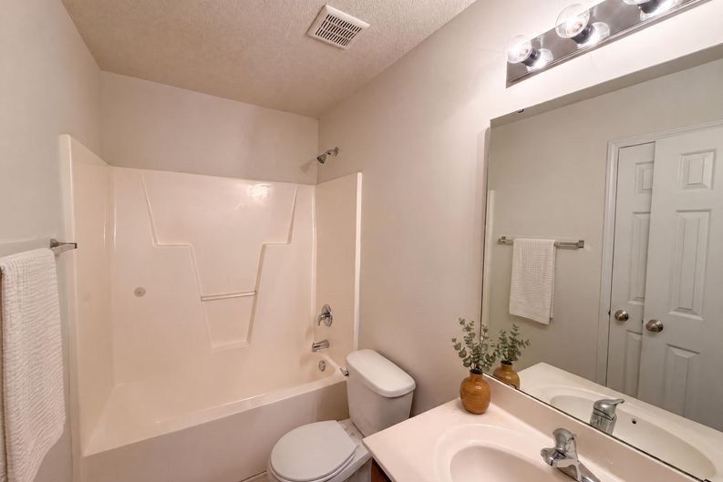 Photo 12 of 19 of 470 Kinsman Ct, Fuquay Varina, NC