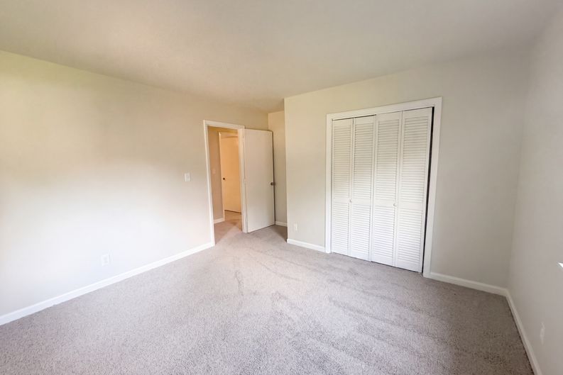 Photo 11 of 16 of 2600 Wedgedale Ave, Durham, NC